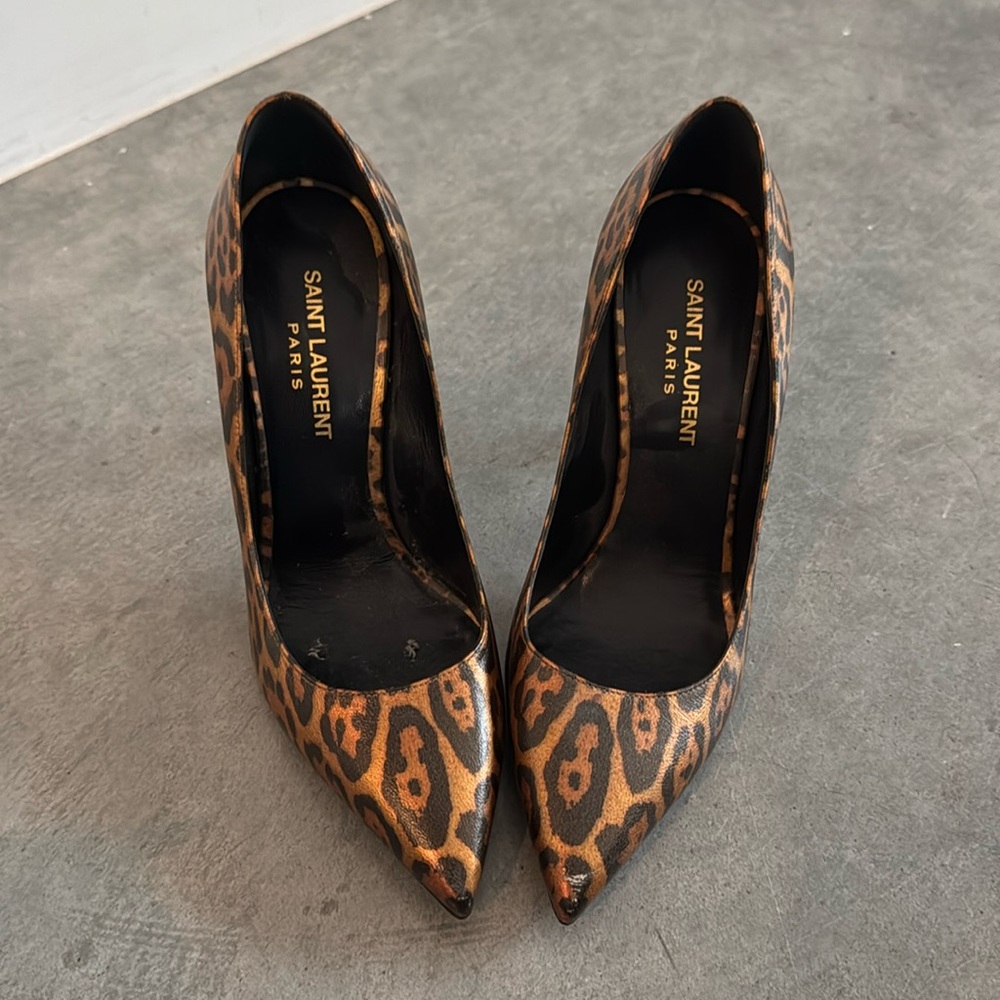 Saint Laurent Leopard Print Pointed-Toe Pumps in Brown and Black